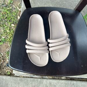 Old Navy Women's Tan Slide Sandals